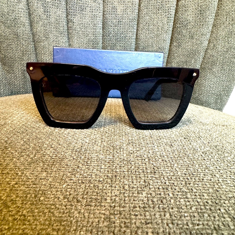 LOUIS VUITTON La Grande Bellezza Sunglasses